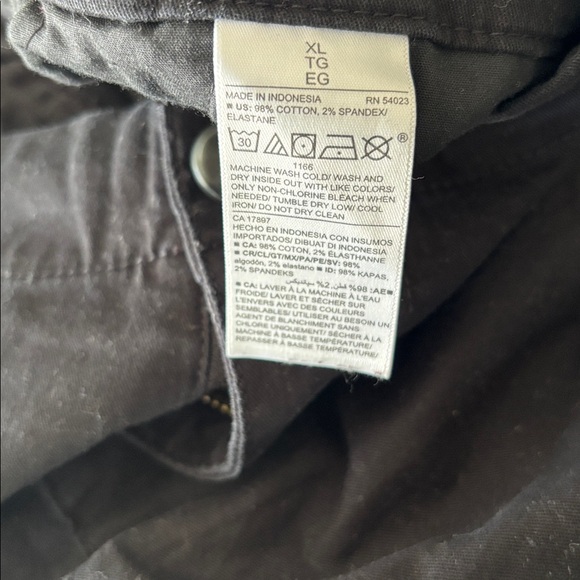 Khaki shorts - Picture 4 of 7